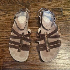 UGG Summer Brown Sandals Size 10